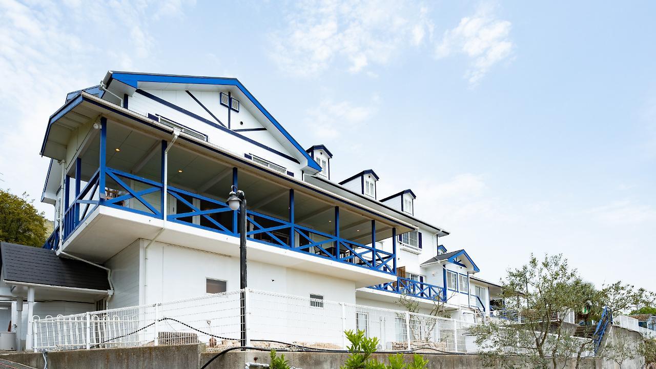 Petit Hotel Southern Most Shozu 外观 照片